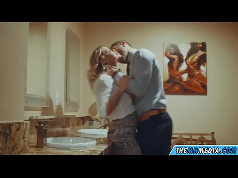 ❤️ Калі грудастая бландынка спакушае цябе ў грамадскім туалете Прыгожае порна на be.sexogolic-info.ru ☑